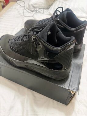 JordanMen's max aura 2